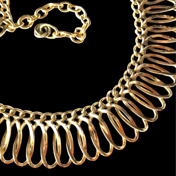 Mid-century style twisted ovals gold-tone choker necklace - Picture 1 of 15